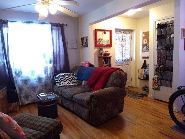 Building Photo - $0 DEPOSIT OPTION. EXCEPTIONAL 1-BED, 1-BA...