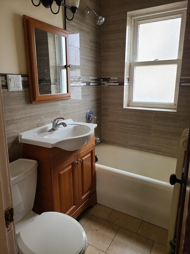 Foto del edificio - 4024 N Ashland Ave
