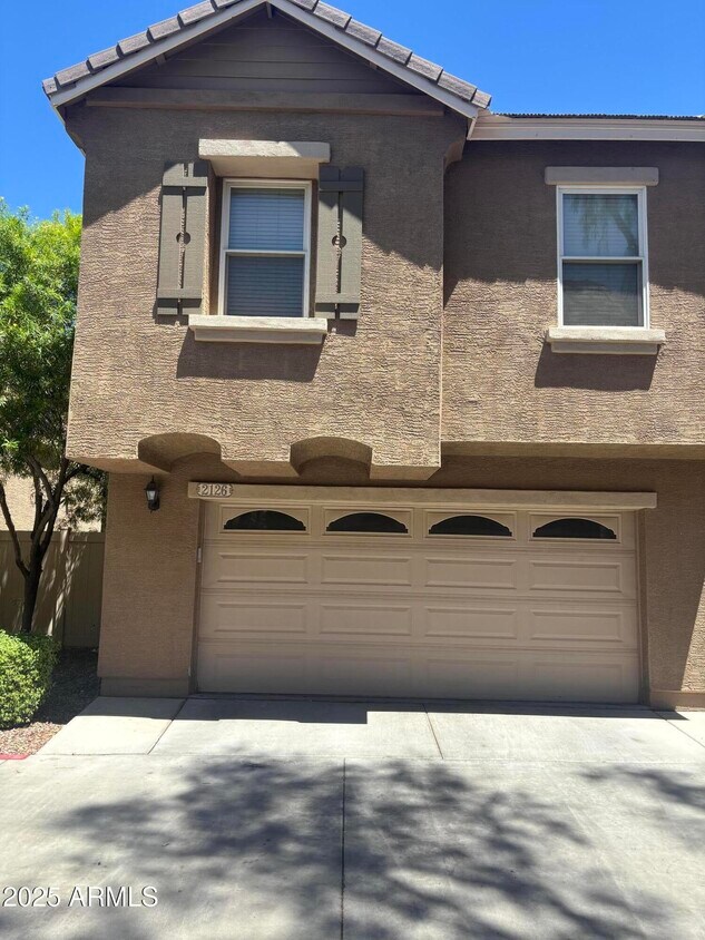 Foto principal - 2126 E Fraktur Rd