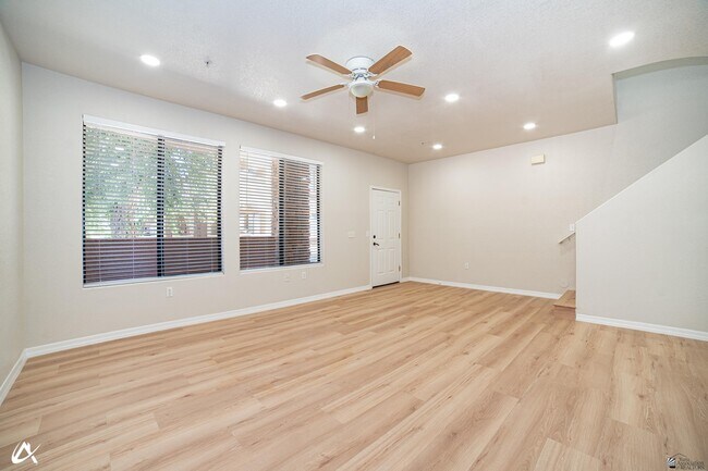 Foto del edificio - 3558 W 22nd Pl