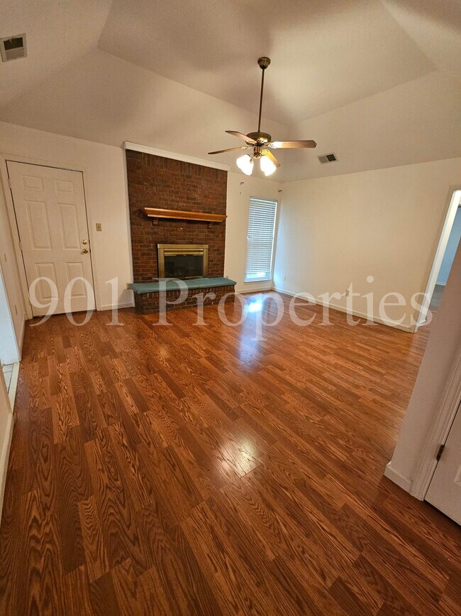 Foto del edificio - 5650 Richburg Ave