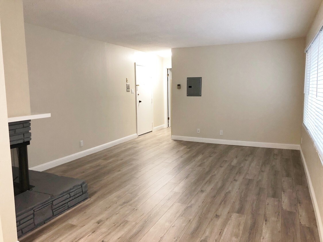 Living room - 3334 Fillmore St
