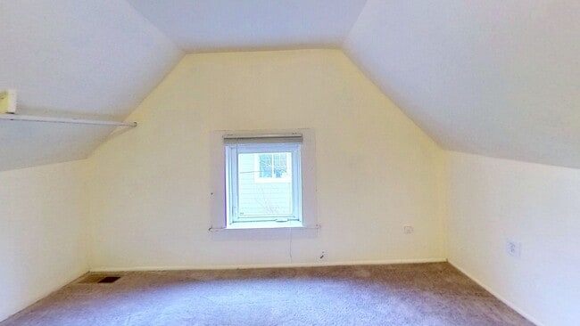 Building Photo - 412 Lakeway Dr