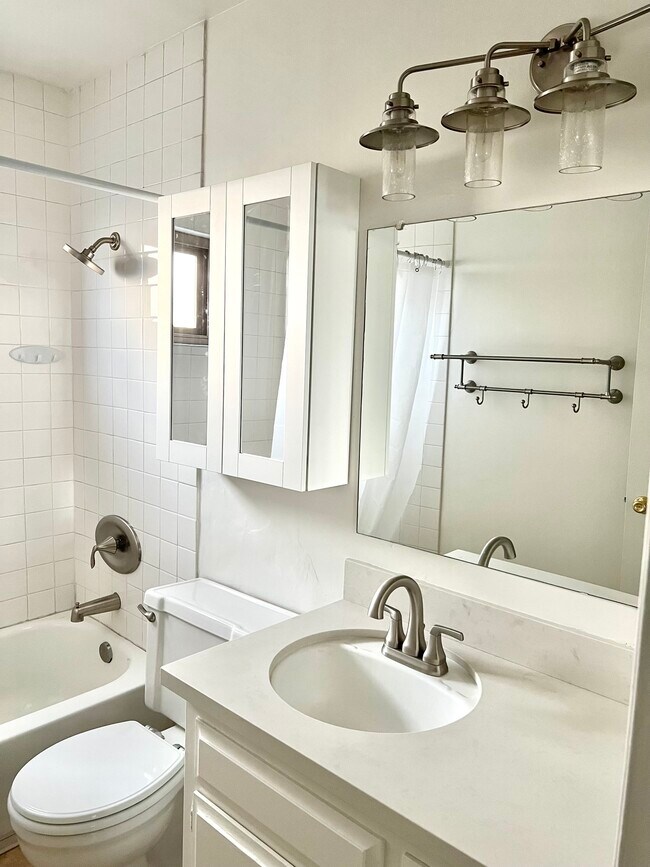 Foto del edificio - 4245 34th St