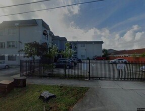 Building Photo - 300 W 74th Pl