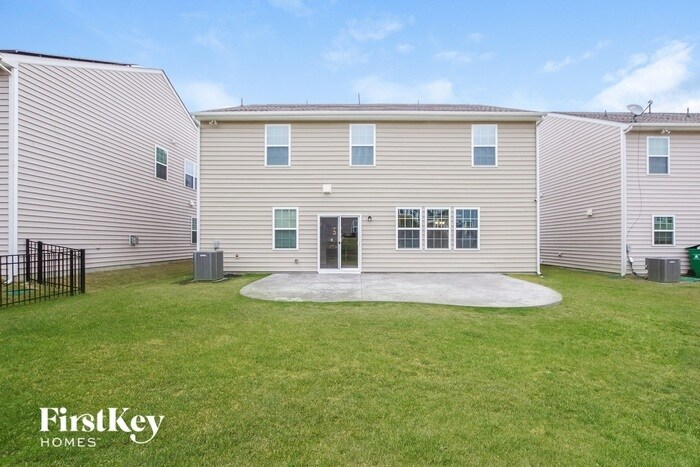 Building Photo - 16323 Wavenly House Dr