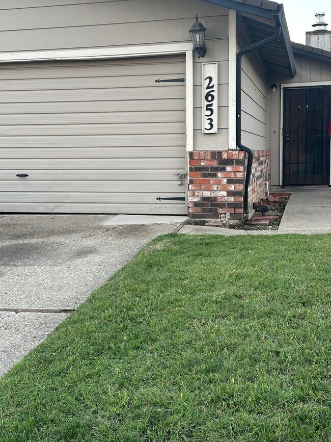 Foto del edificio - Desirable Duplex Unit with Lincoln Schools