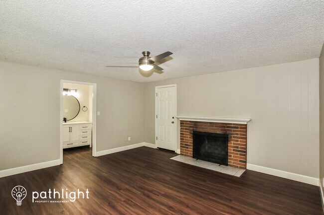 Building Photo - 2037 Ponderosa Dr SE