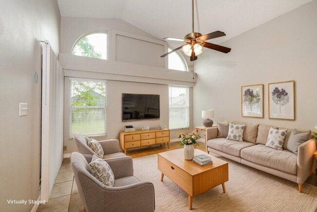 Building Photo - 887 Brightview Dr
