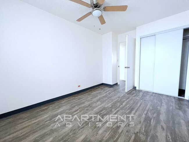 Foto del edificio - 1218 N School St