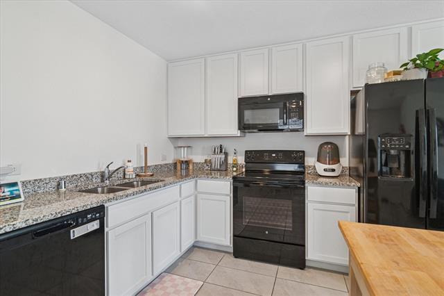 Foto del edificio - 145 Thresher Ln