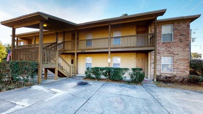 Building Photo - 896 Silverwood 5