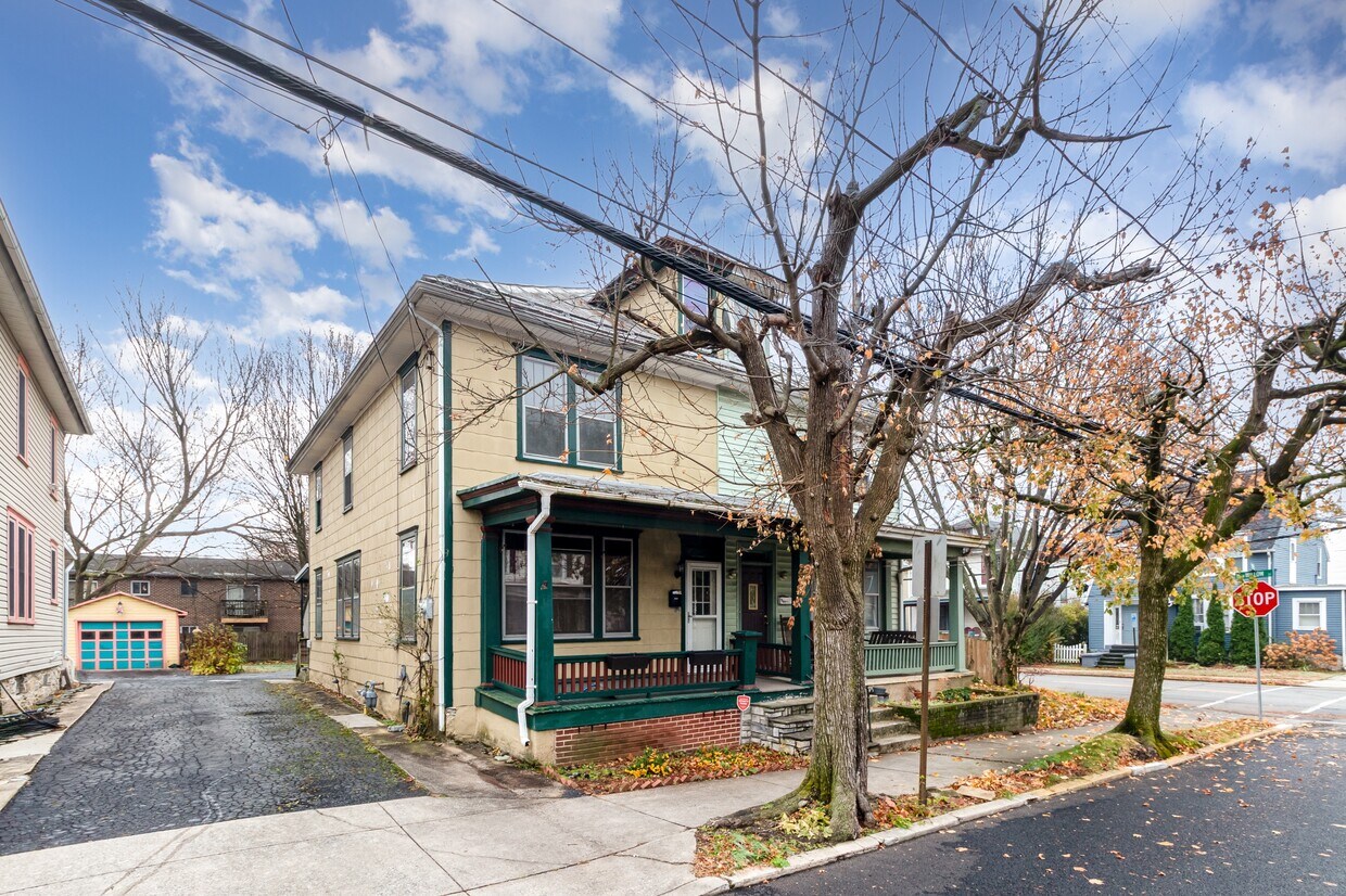 Primary Photo - 429 S Pitt St