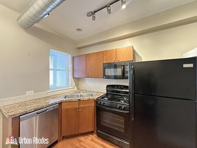 Foto del edificio - 674 N Orleans St