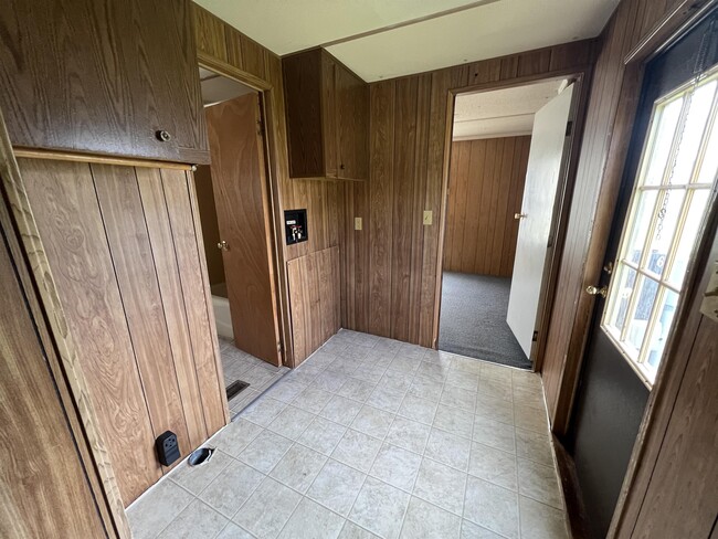 Building Photo - 104 Harris Ct