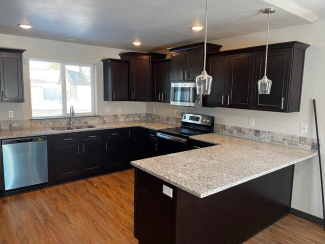 Building Photo - 1025 S Pillar Rock Dr