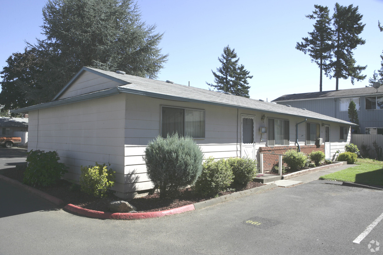 Primary Photo - Pine Meadows Apartments