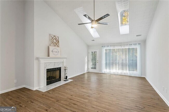 Building Photo - 2049 Manor Oak Ln