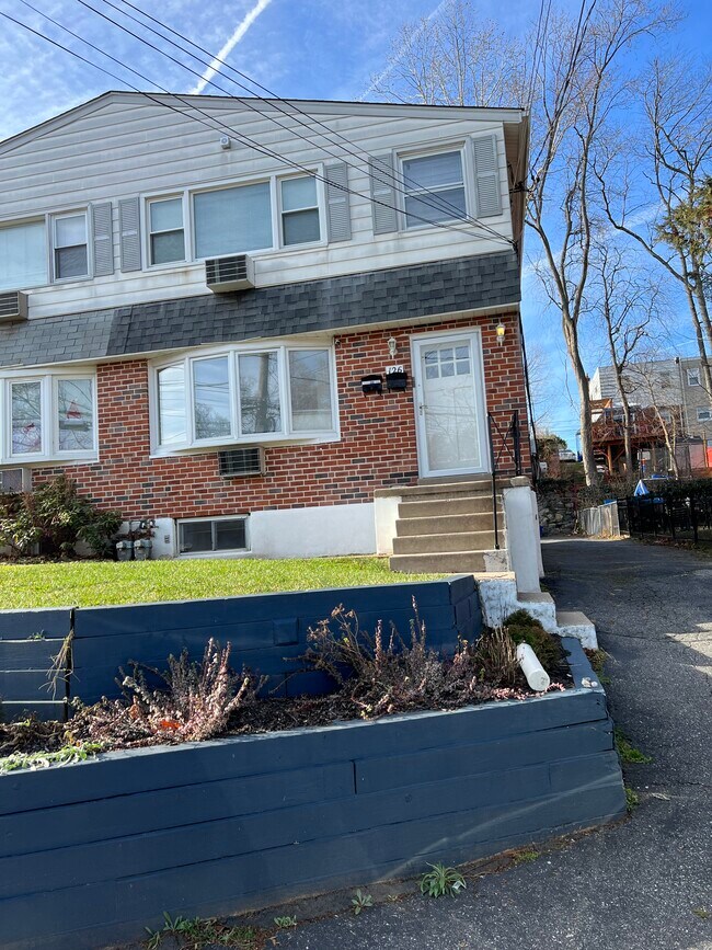 Foto del edificio - 126 4th Ave