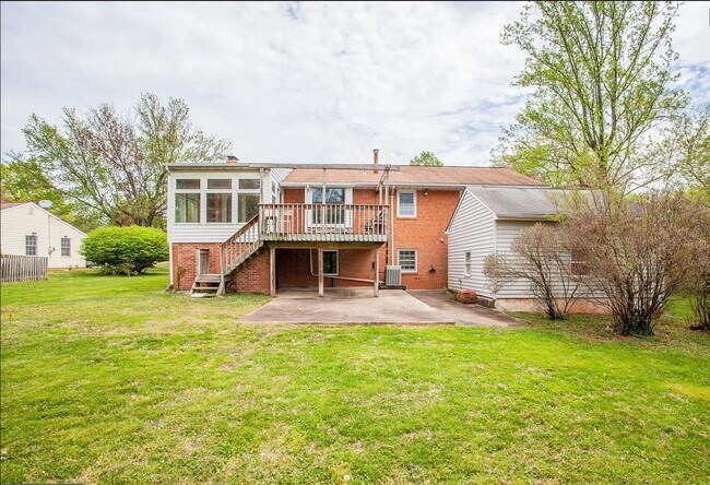 Building Photo - 9208 Peabody St