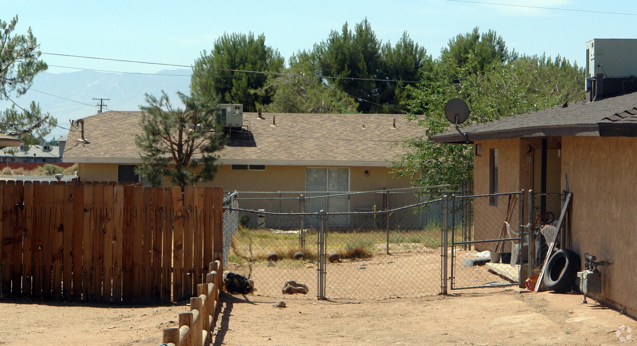 Building Photo - 15790 Sago Rd