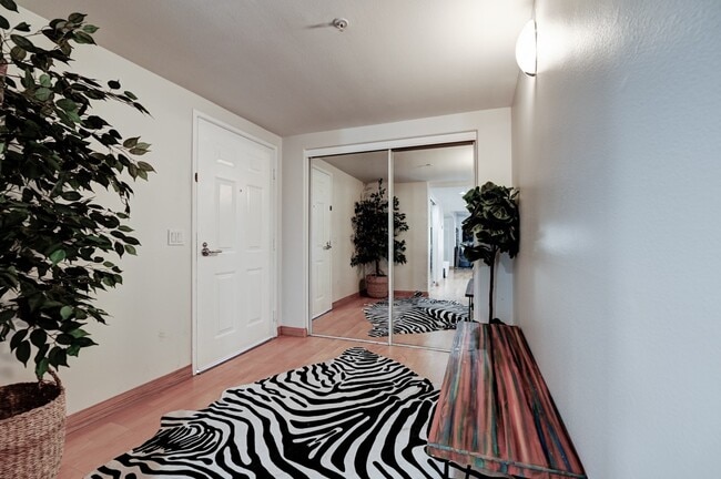 Foto del edificio - 200 Pacific Coast Highway #216, Unit 216