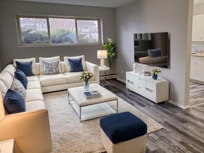 Building Photo - DURAND TERRACE APARTMENTS