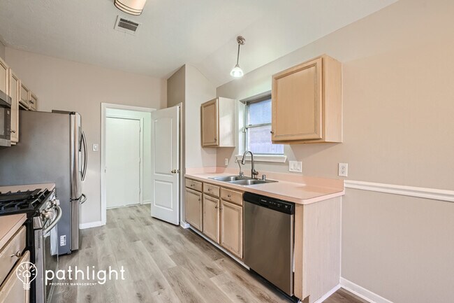 Foto del edificio - 21223 Woodland Green Drive