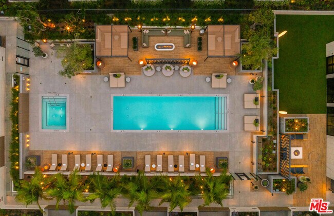 Foto del edificio - 2455 Overland Ave