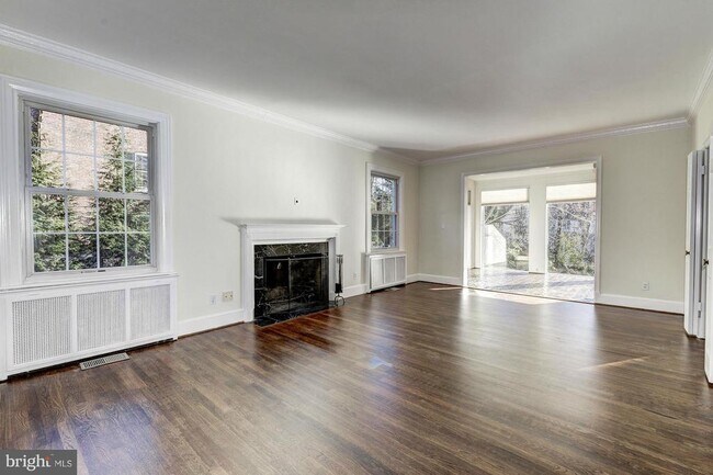 Foto del edificio - 4910 Hillbrook Ln NW