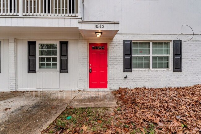 Building Photo - 3513 Byron Pl