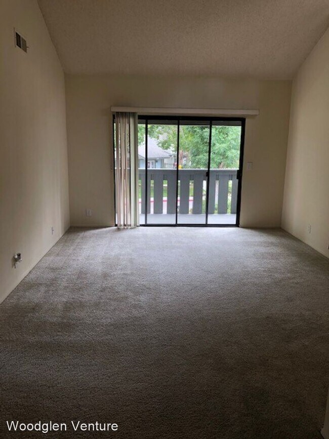 Foto del edificio - 24408 McBean Pkwy