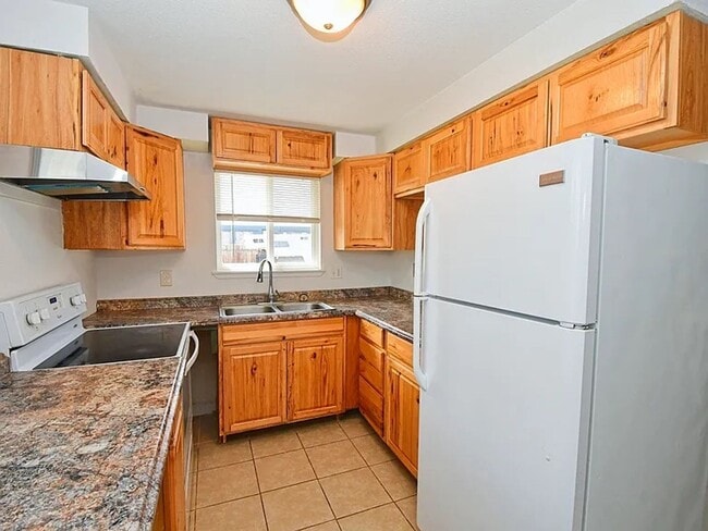 Building Photo - 10005 Sagewood Dr