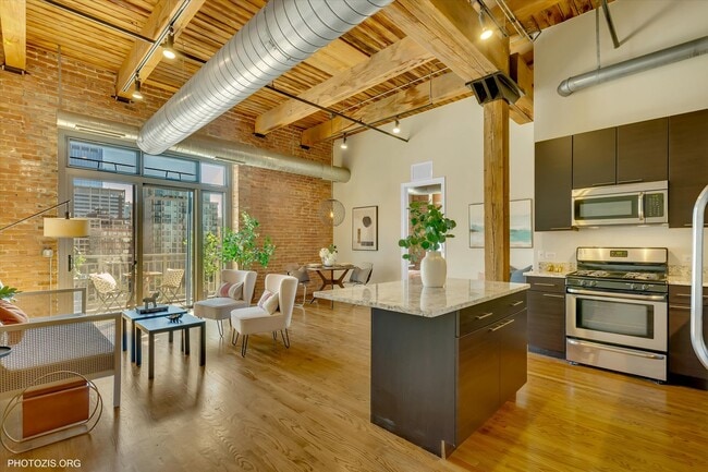 Living and kitchen area - 770 W Gladys Ave