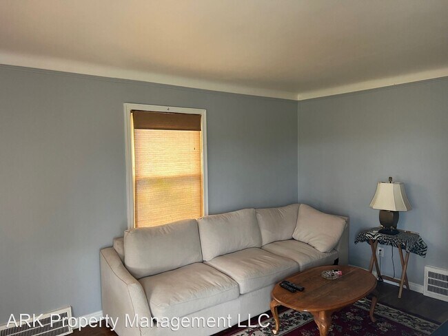 Foto del edificio - 3 br, 1 bath House - 15604 Coram