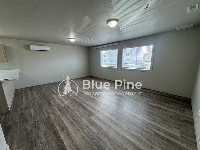 Foto del edificio - 3570 Colt Cir