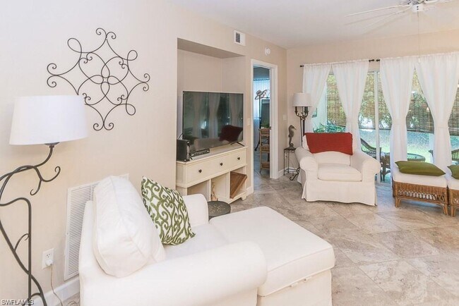 Building Photo - ***SEASONAL FURNISHED***Escape the cold and stay at Crown Pointe*** 2/2 Fully Furnished Condo***