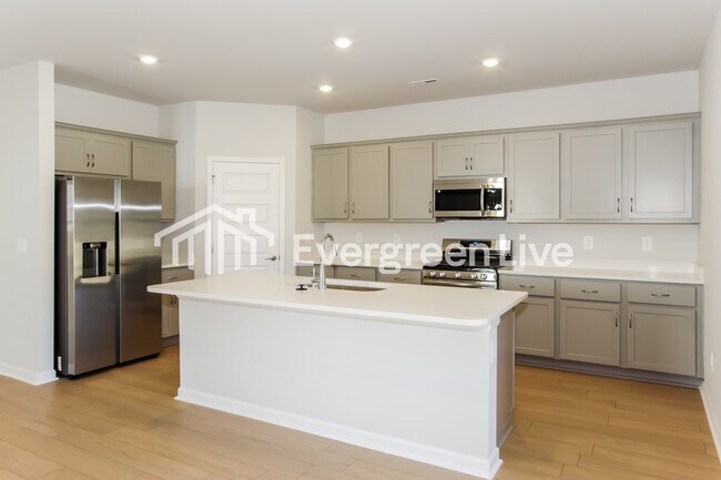 Foto del edificio - 14695 Mountain Strm Dr