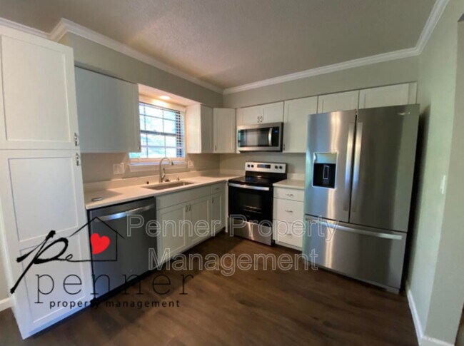 Building Photo - 3534 NE Independence Ave