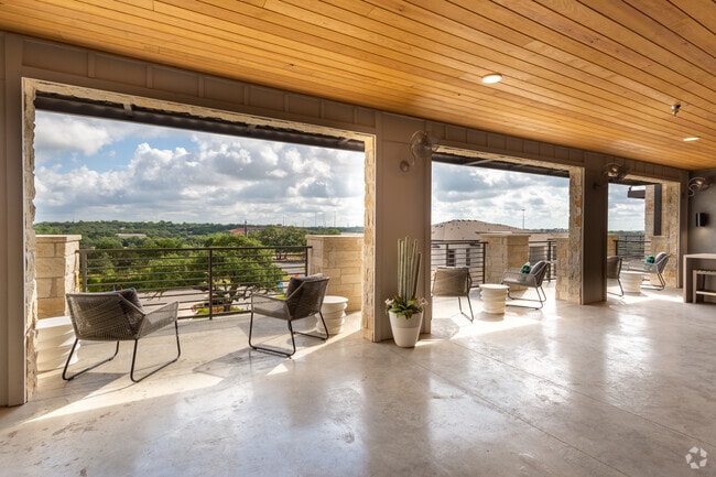 Interior Photo - Lenox SoCo