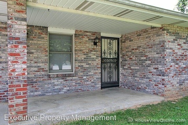 Building Photo - 2033-2033 Perryville Rd