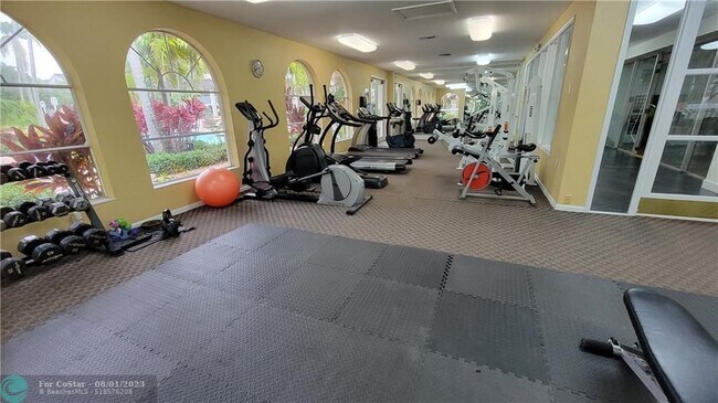 Foto del edificio - 18102 Glenmoor Dr