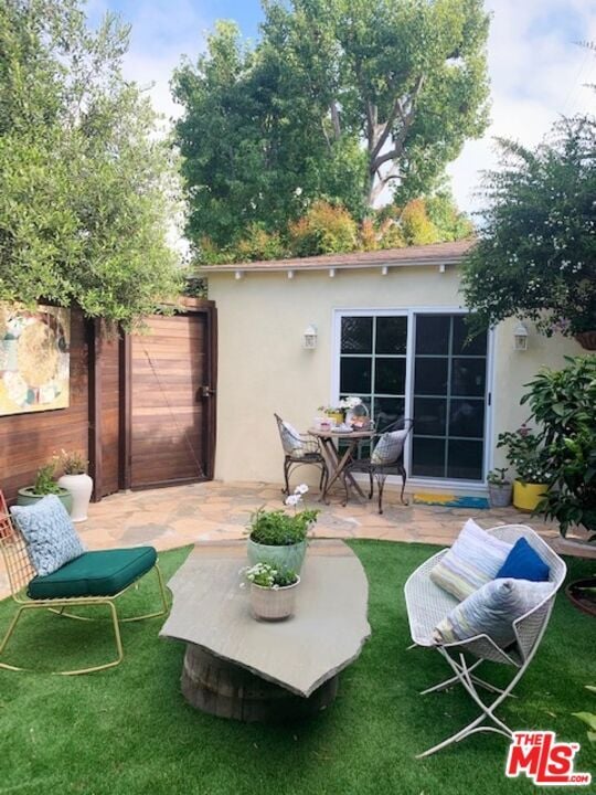 Private entrance to cottage - 779 El Medio Ave