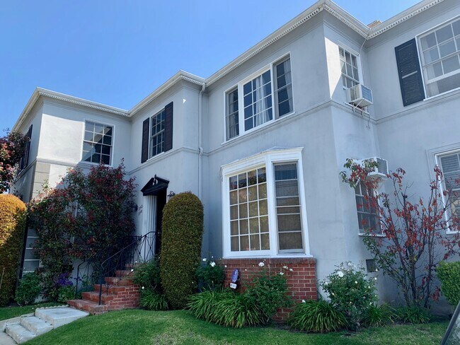 frente del edificio - 356 S La Jolla Ave