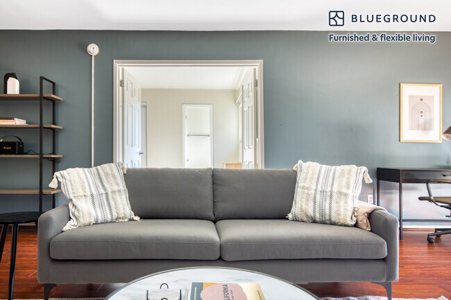 Foto del edificio - 5140 White Oak Ave
