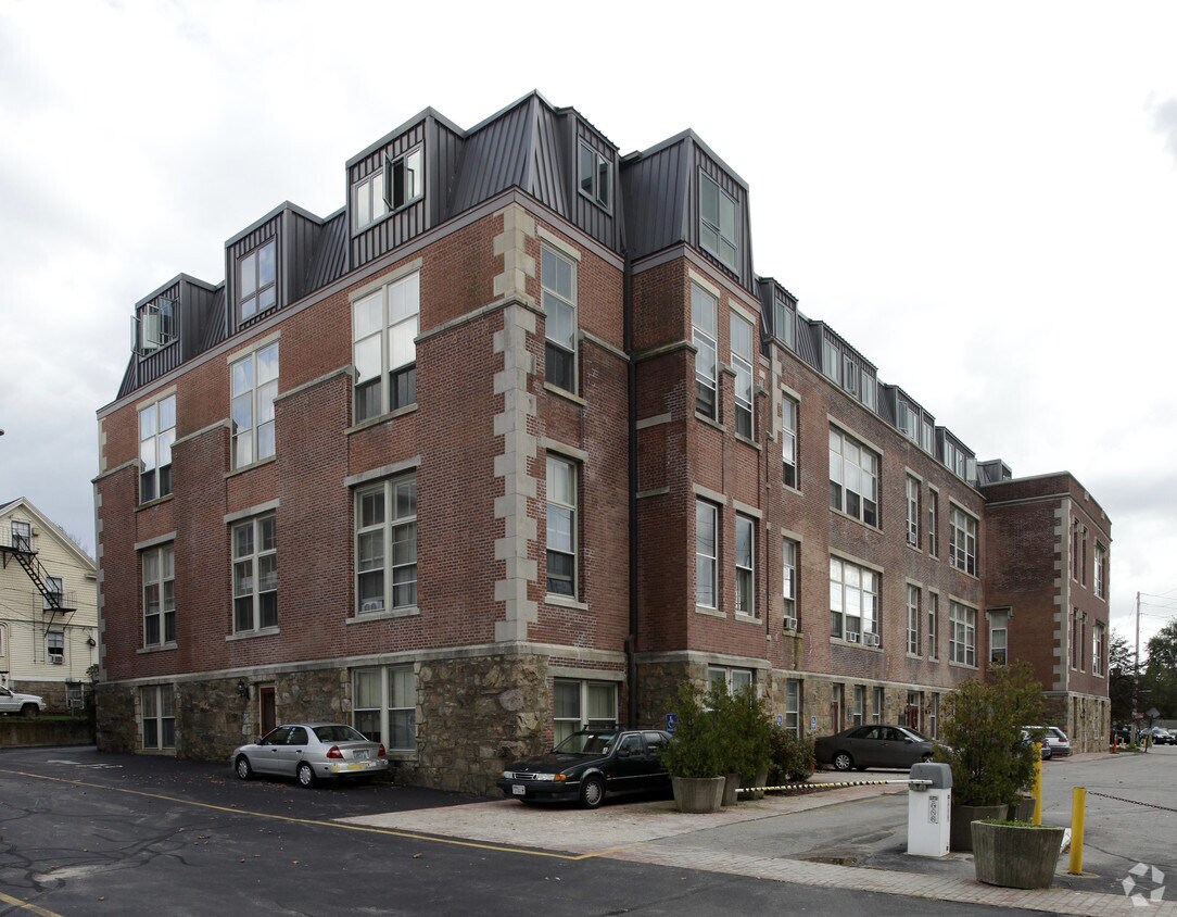 Building Photo - Clarke School