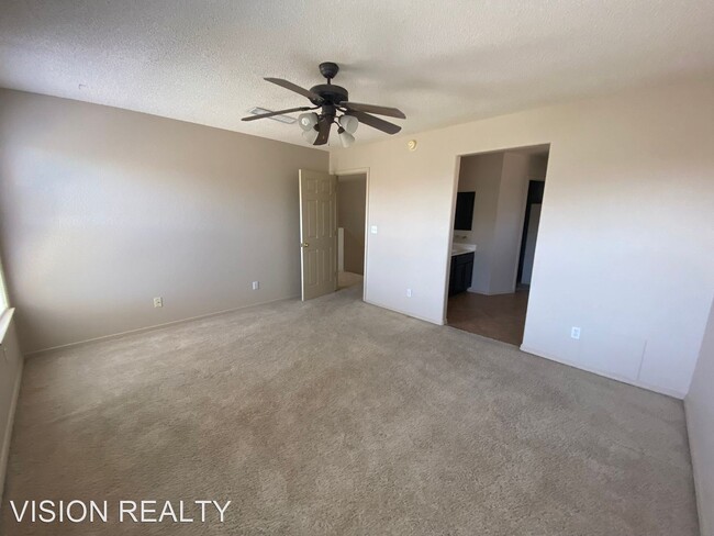 Building Photo - 3 br, 2.5 bath House - 7220 Desert Eagle Dr.