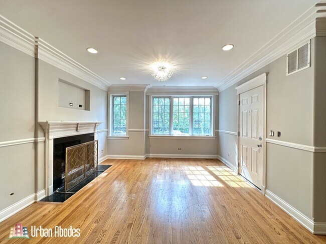 Building Photo - 3721 N Clifton Ave