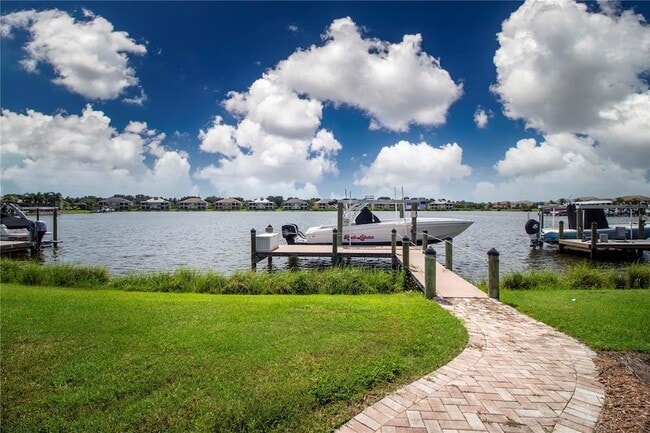 Foto del edificio - 1030 Overlook Ct