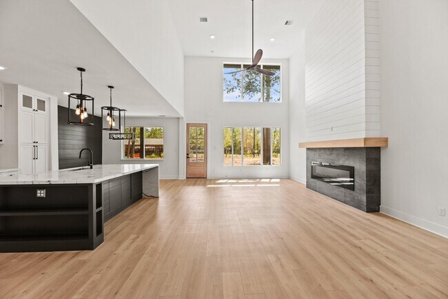 Foto del edificio - 17068 Lively Rd